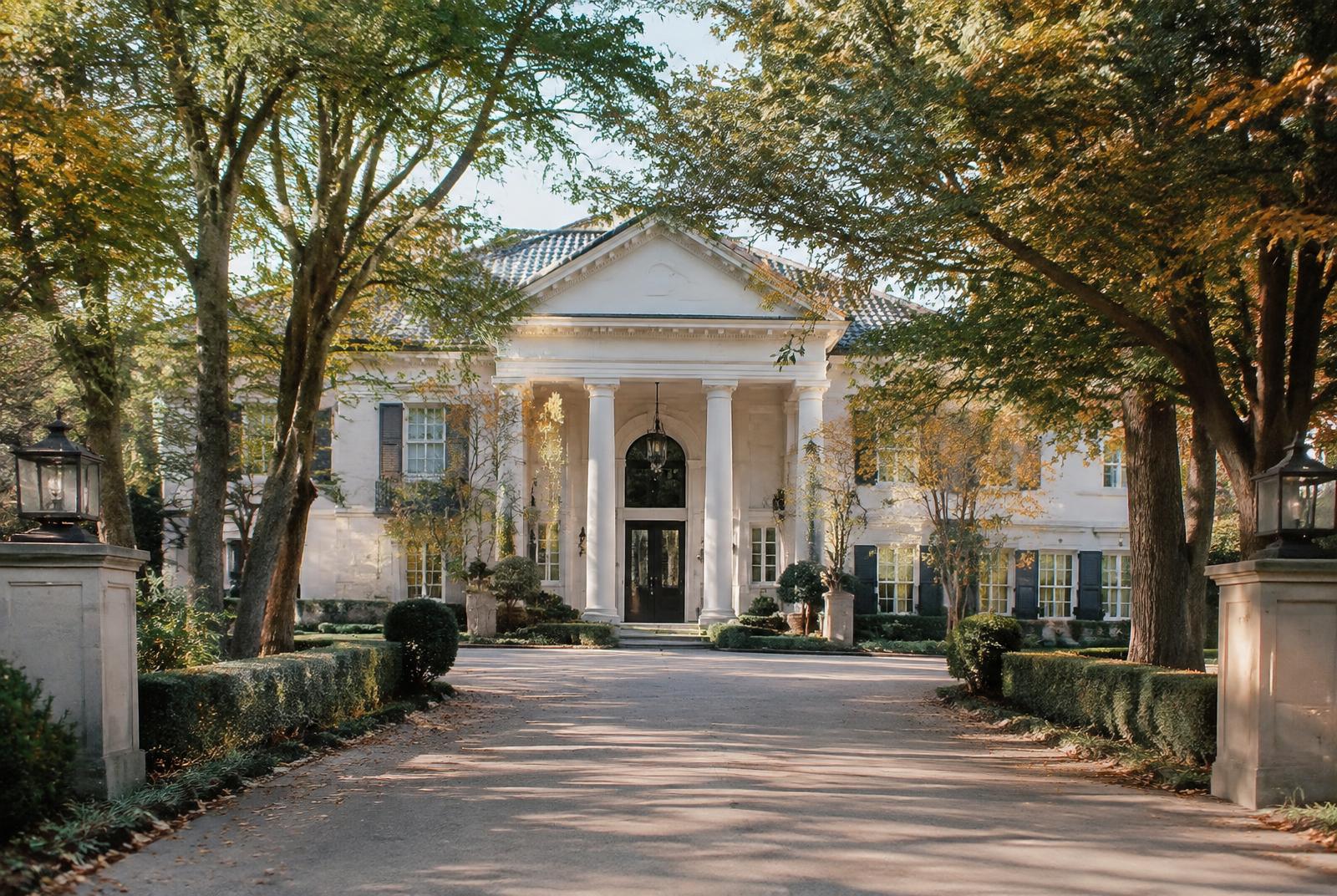 Representative homes & architecture imagery for the Buckhead guide